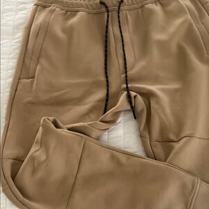 American Eagle Outfitters Good Vibes Jogger in Brown
